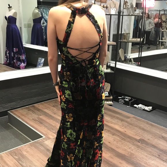 Val Stefani Prom Dress - Picture 2 of 8